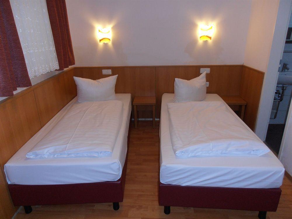 Altan Hotel Гамбург Экстерьер фото